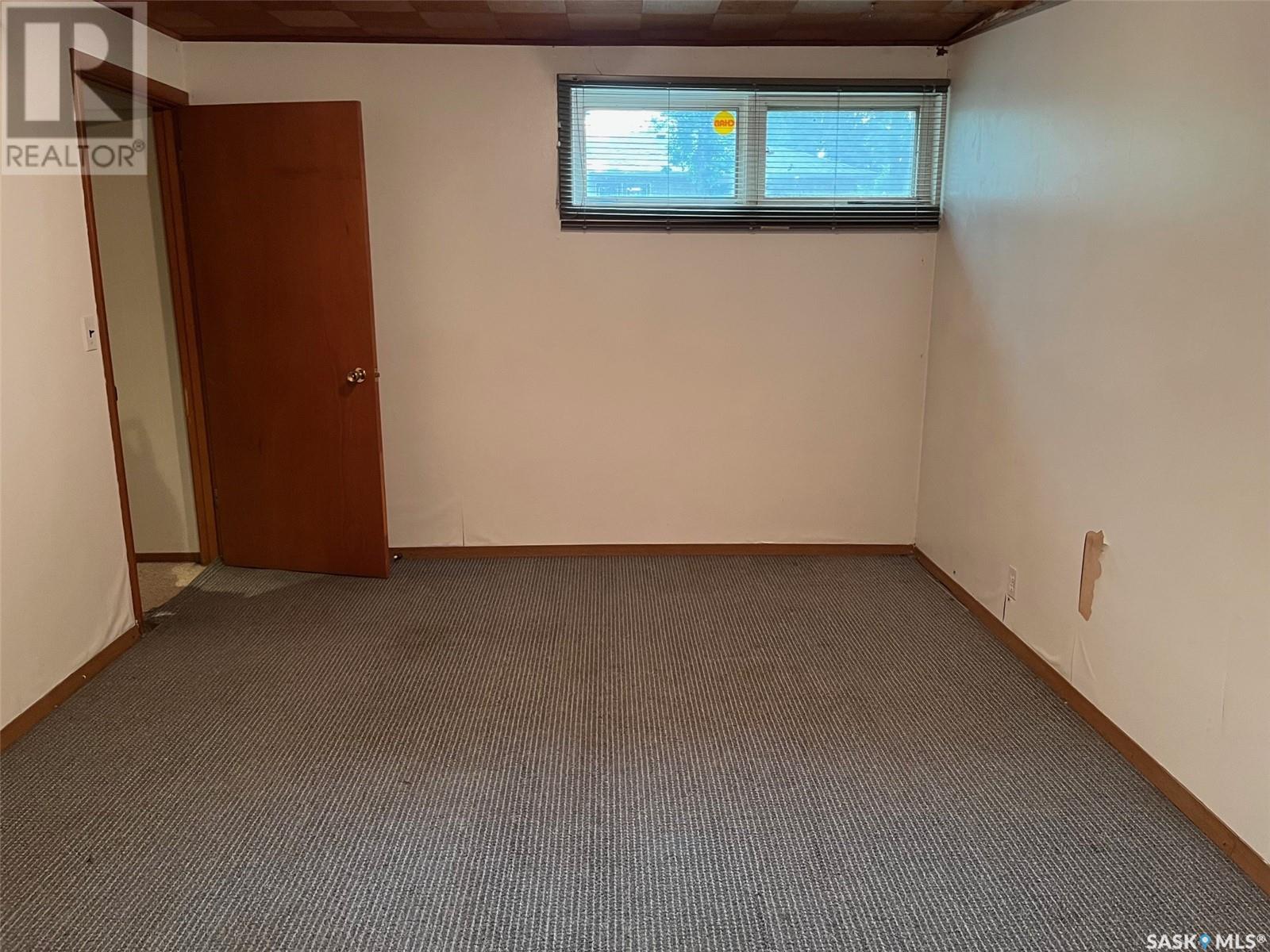 Photo 50 of 504 10th Street, Weyburn SK