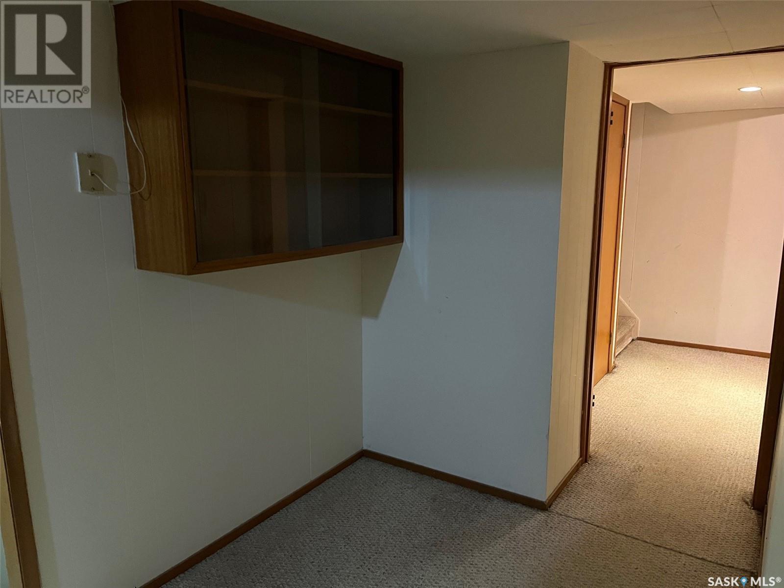 Photo 18 of 504 10th Street, Weyburn SK