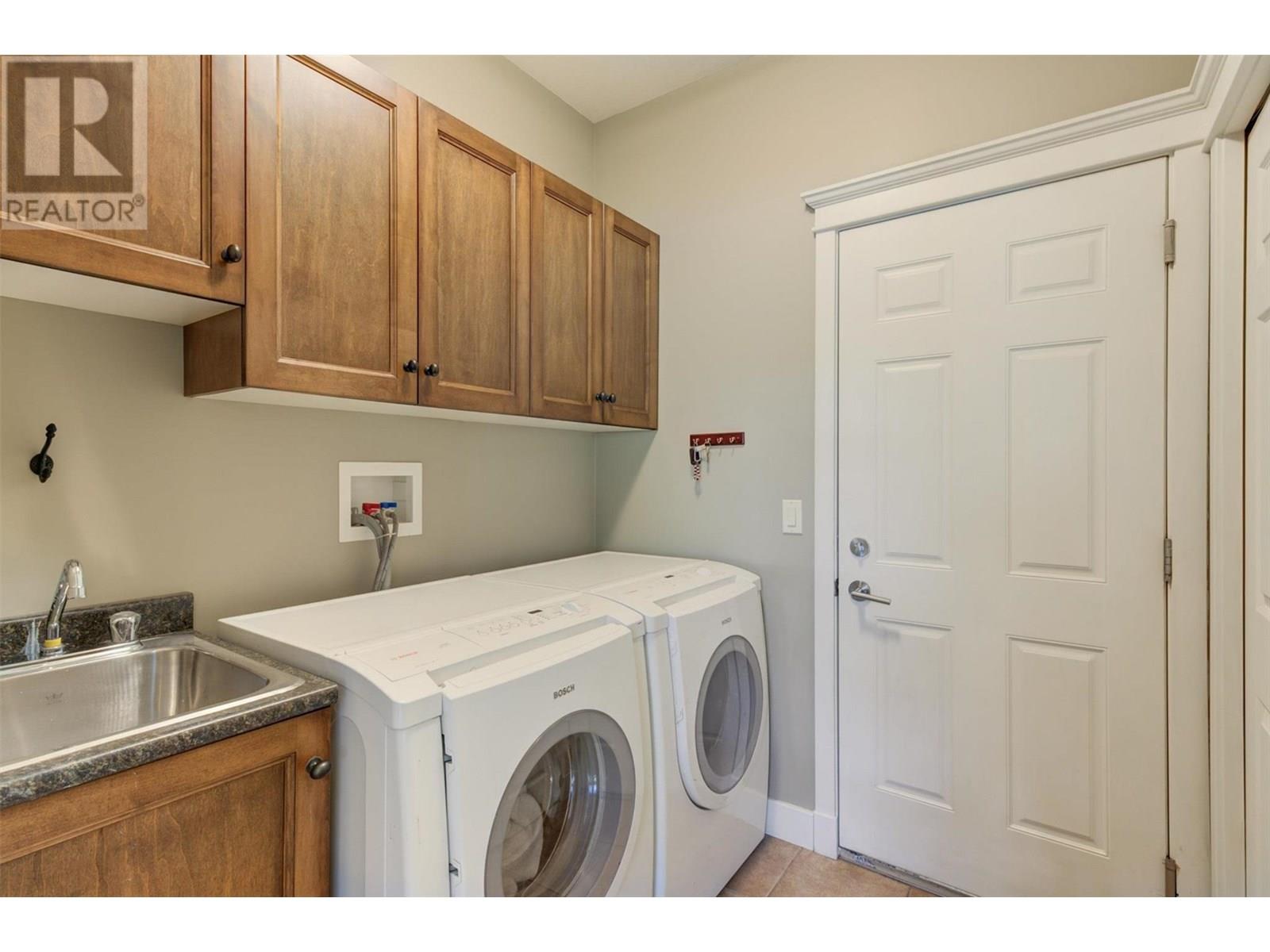  1173 Peak Point Drive, West Kelowna