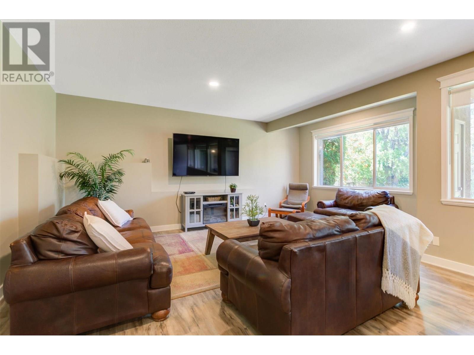  1173 Peak Point Drive, West Kelowna