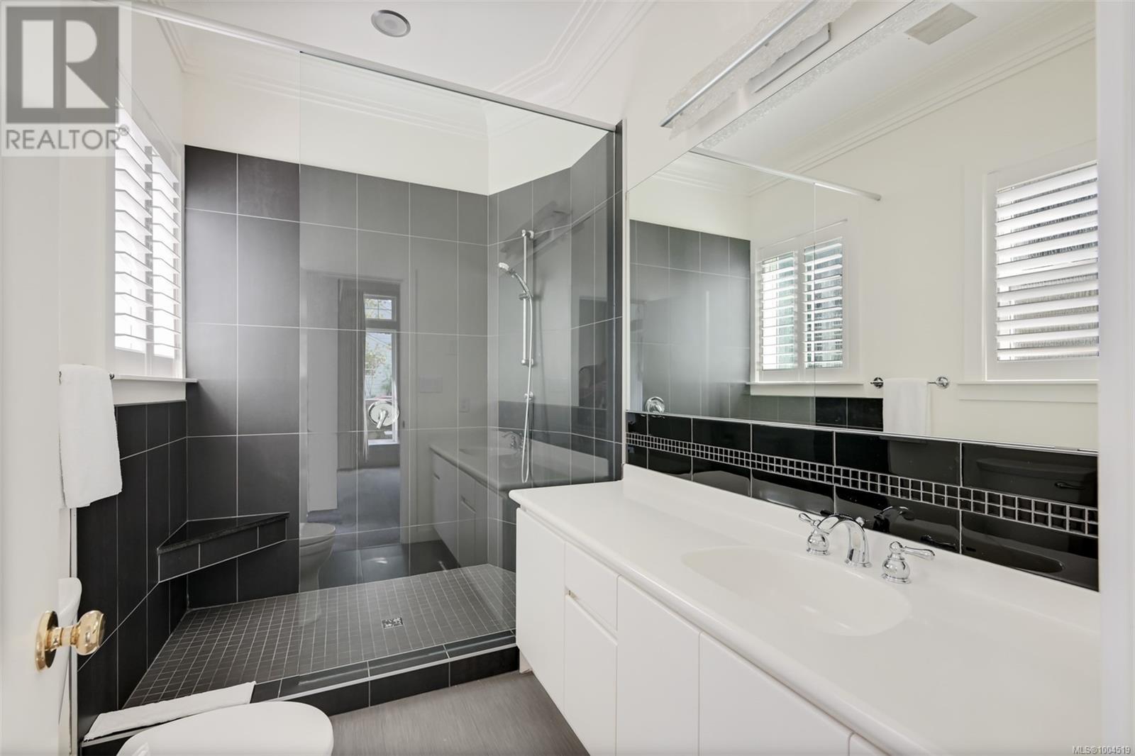 Single Family House Character for Sale in  Verrinder Ave Victoria 