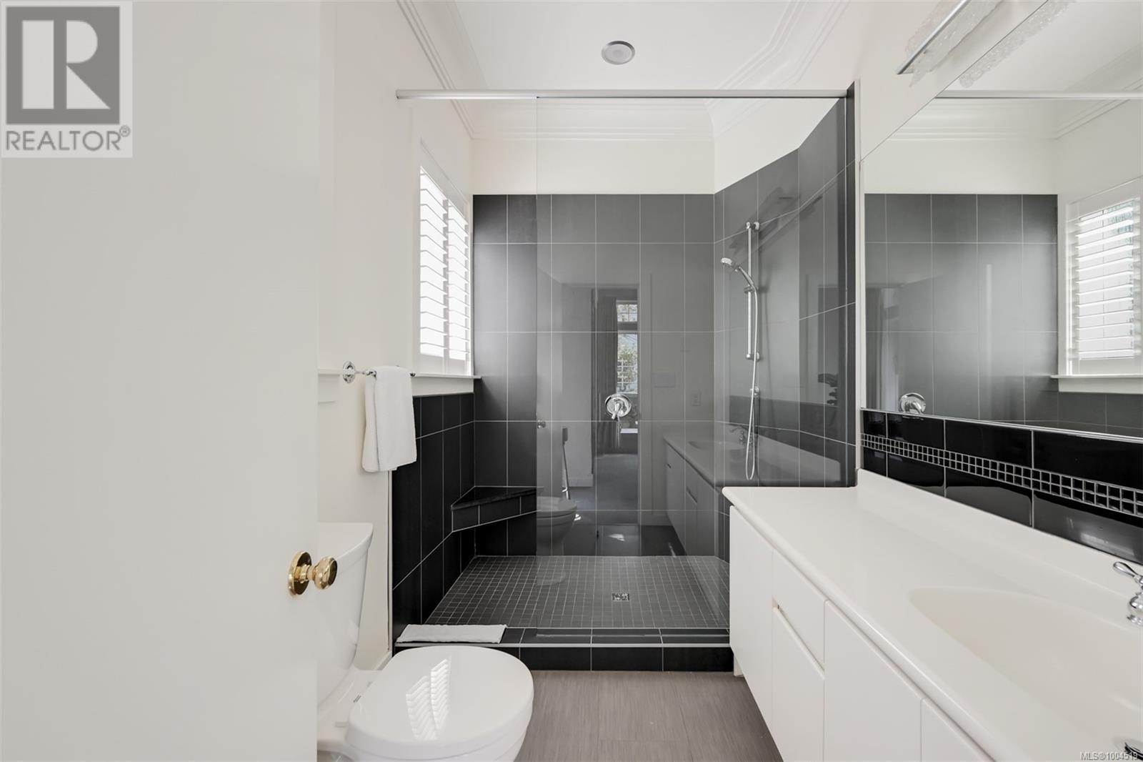 Single Family House Character for Sale in  Verrinder Ave Victoria 