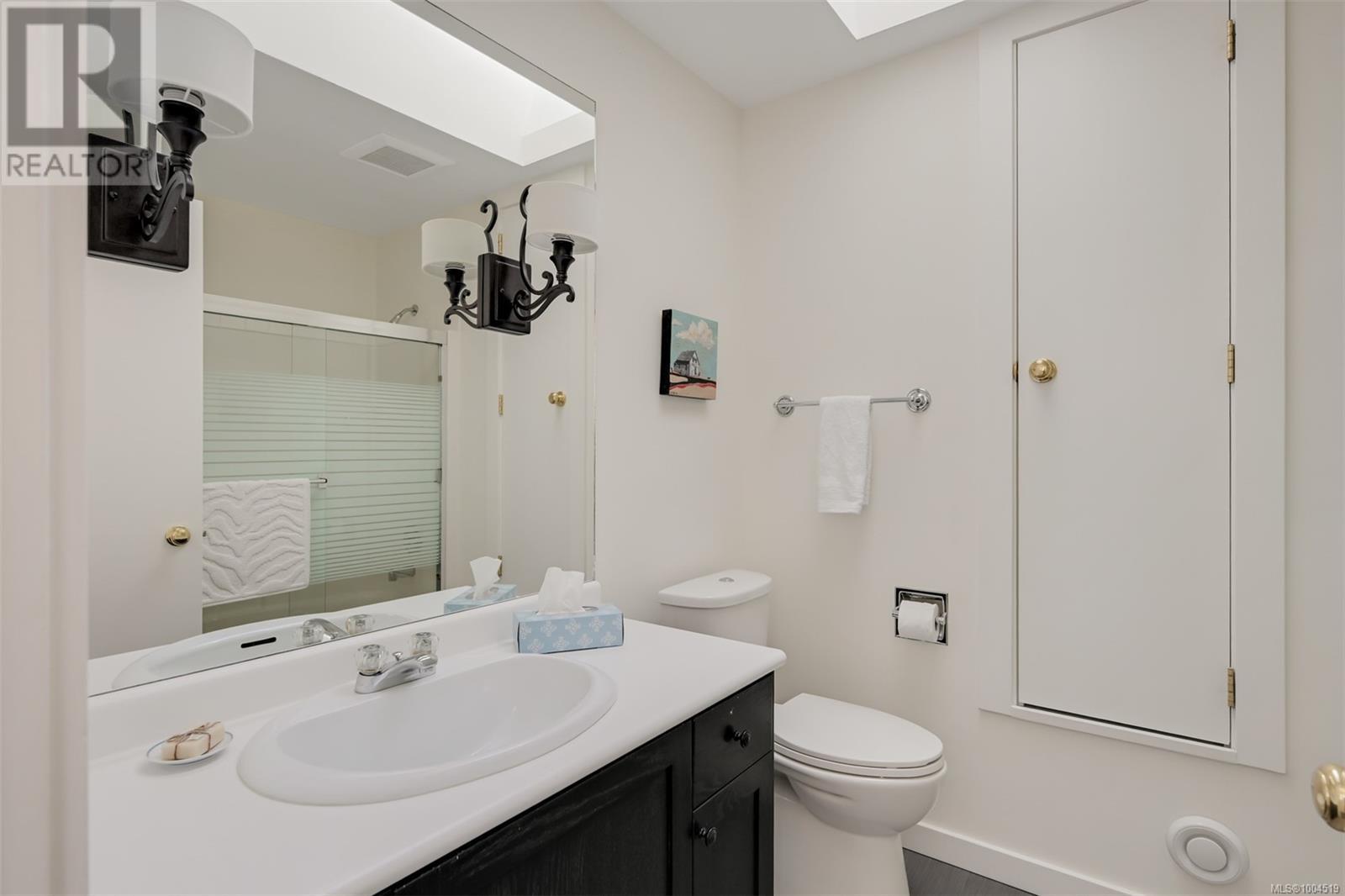 Single Family House Character for Sale in  Verrinder Ave Victoria 