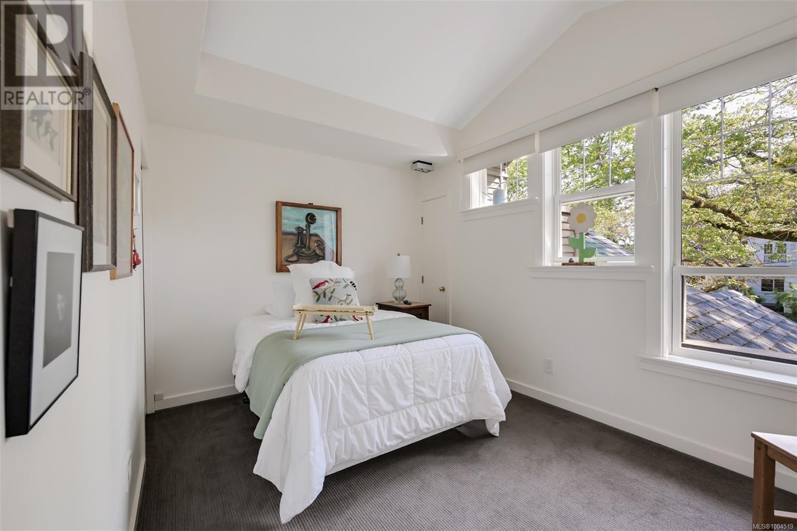 Single Family House Character for Sale in  Verrinder Ave Victoria 