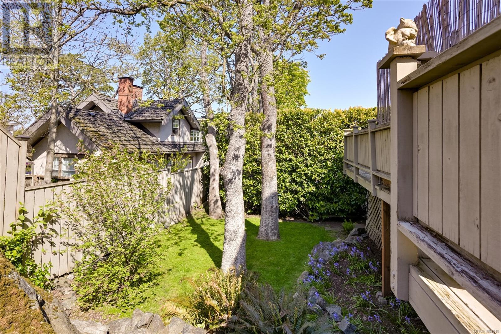 Single Family House Character for Sale in  Verrinder Ave Victoria 