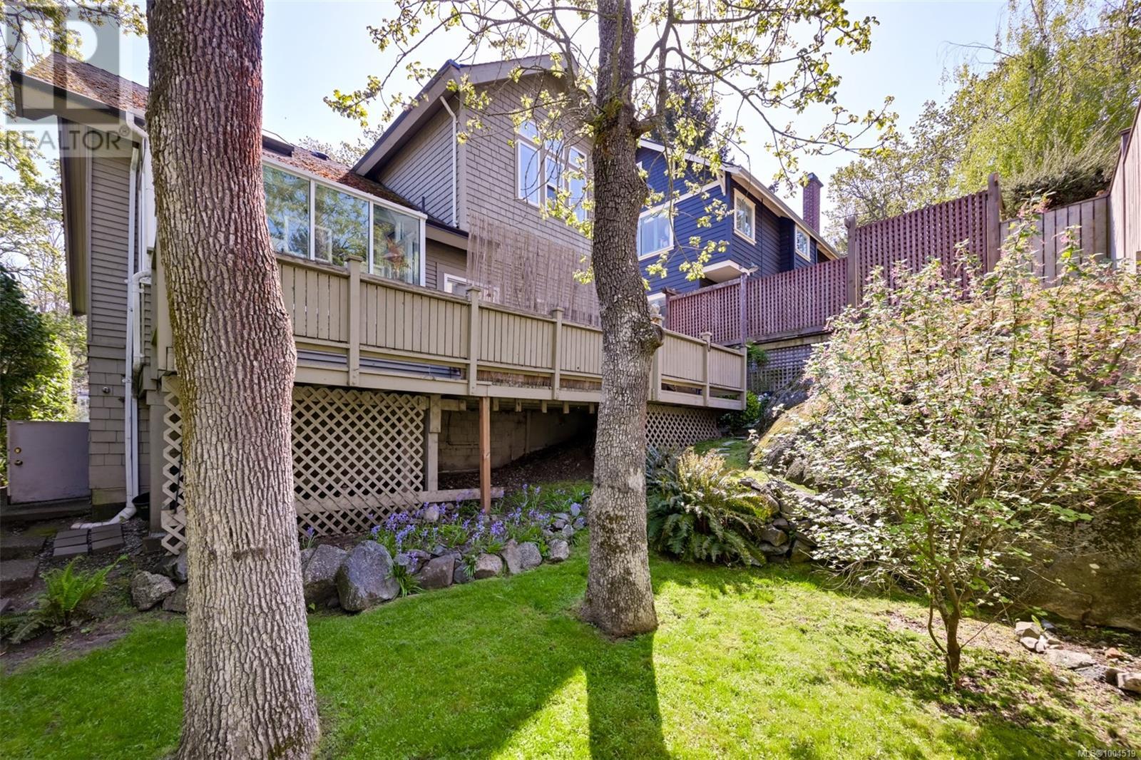 Single Family House Character for Sale in  Verrinder Ave Victoria 