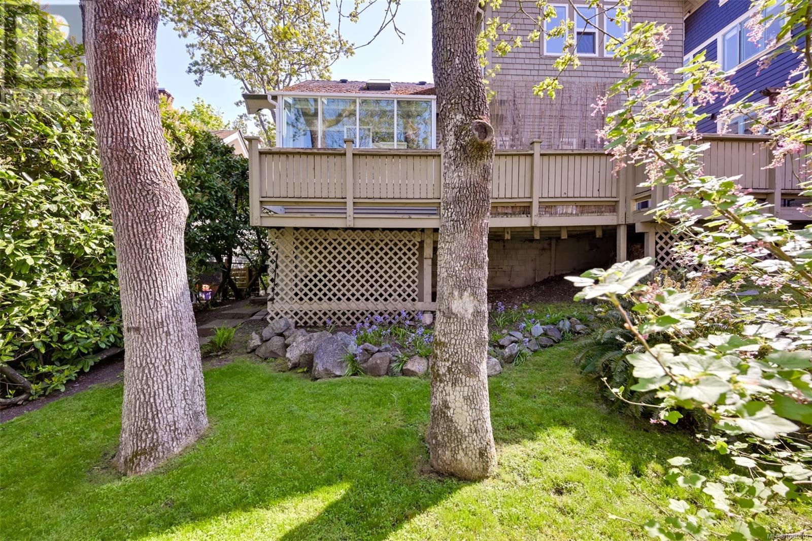 Single Family House Character for Sale in  Verrinder Ave Victoria 