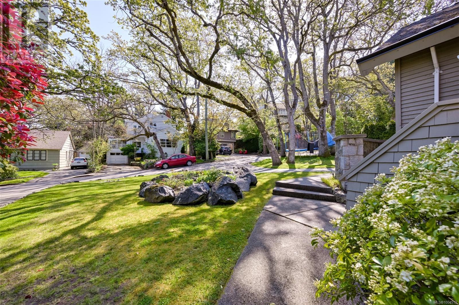Single Family House Character for Sale in  Verrinder Ave Victoria 