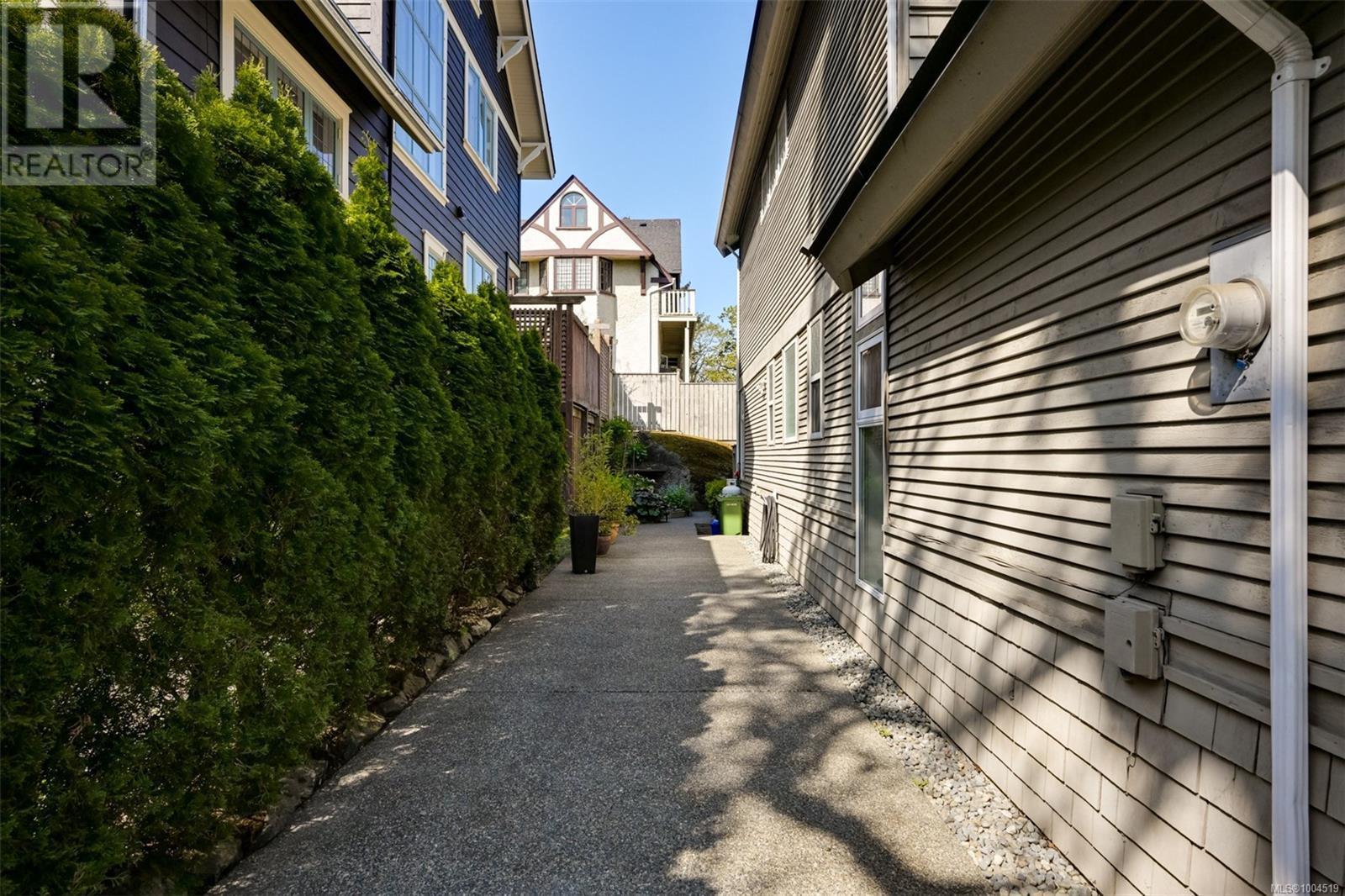 Single Family House Character for Sale in  Verrinder Ave Victoria 