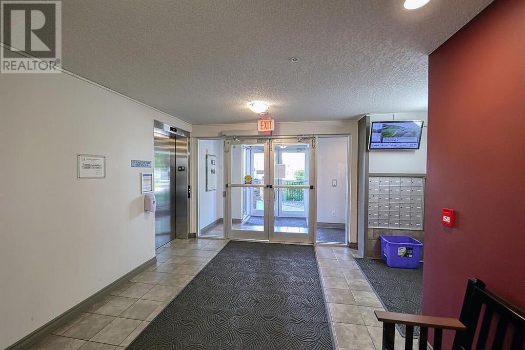 Single Family House for Sale in   Royal Oak Plaza NW Royal Oak Calgary 