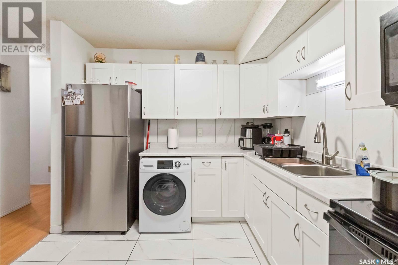 Photo 3 of 101 335 Kingsmere Boulevard, Saskatoon SK