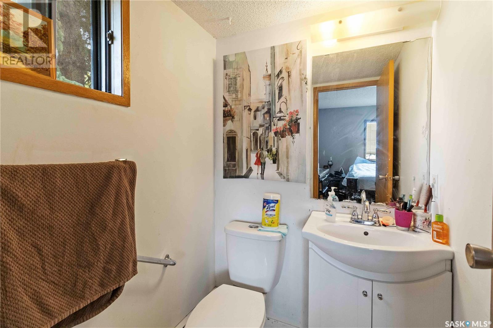 Photo 4 of 101 335 Kingsmere Boulevard, Saskatoon SK