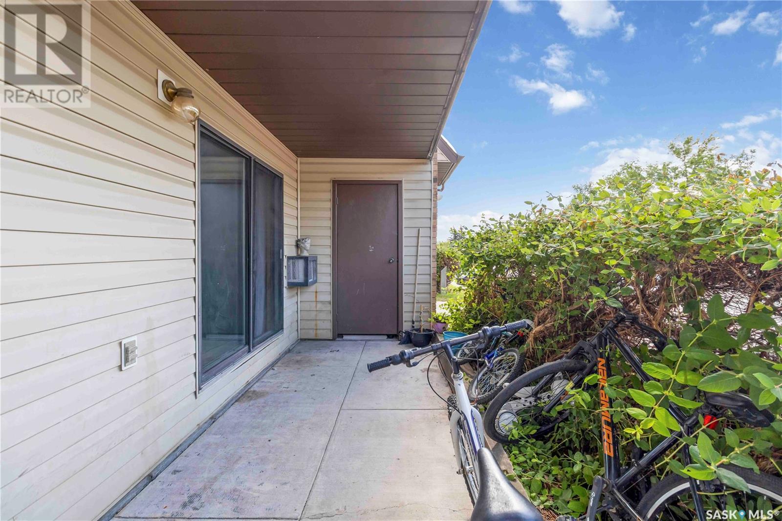Photo 8 of 101 335 Kingsmere Boulevard, Saskatoon SK