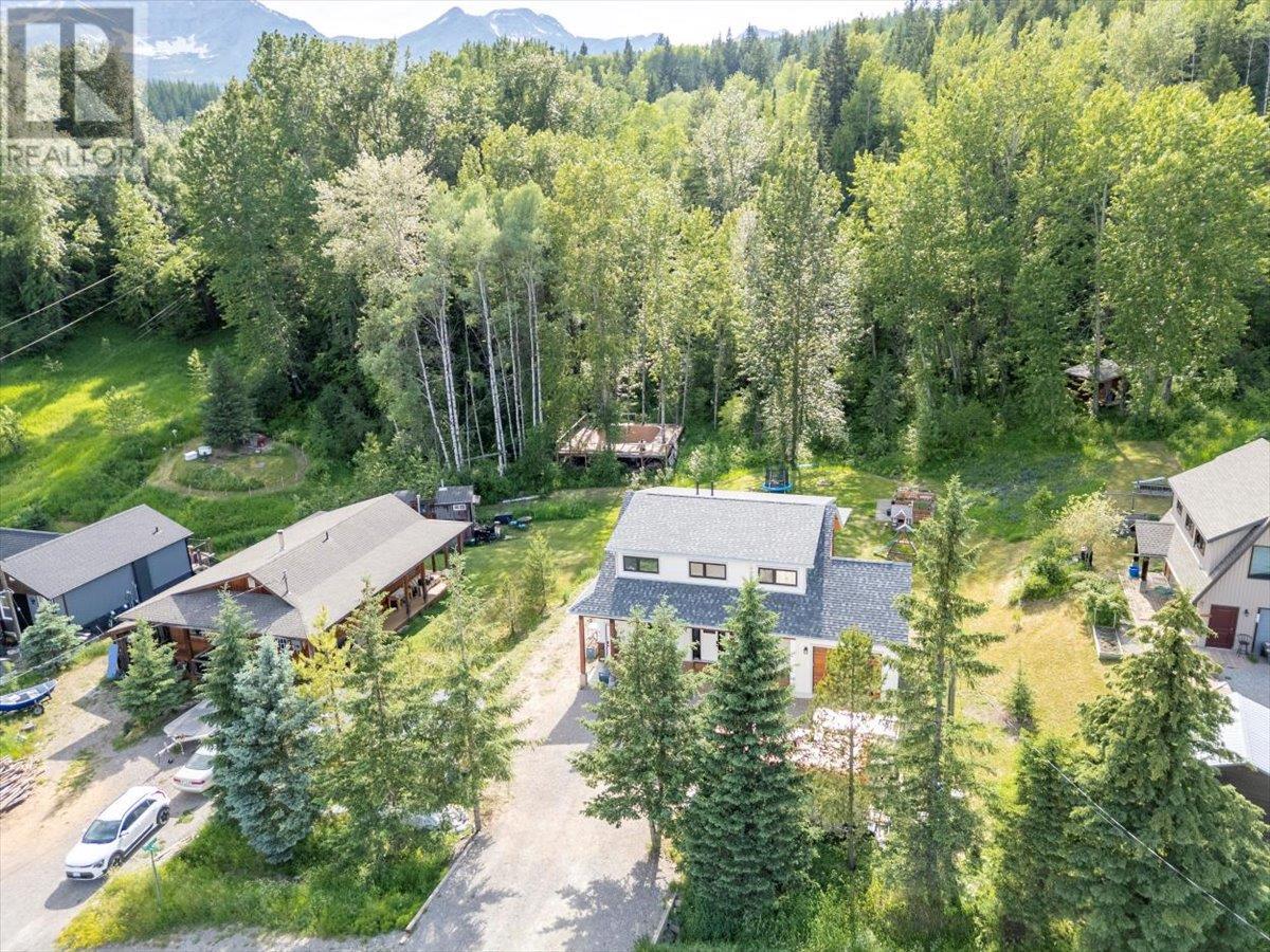 Photo 10 of 106 Sparling Road, Fernie BC
