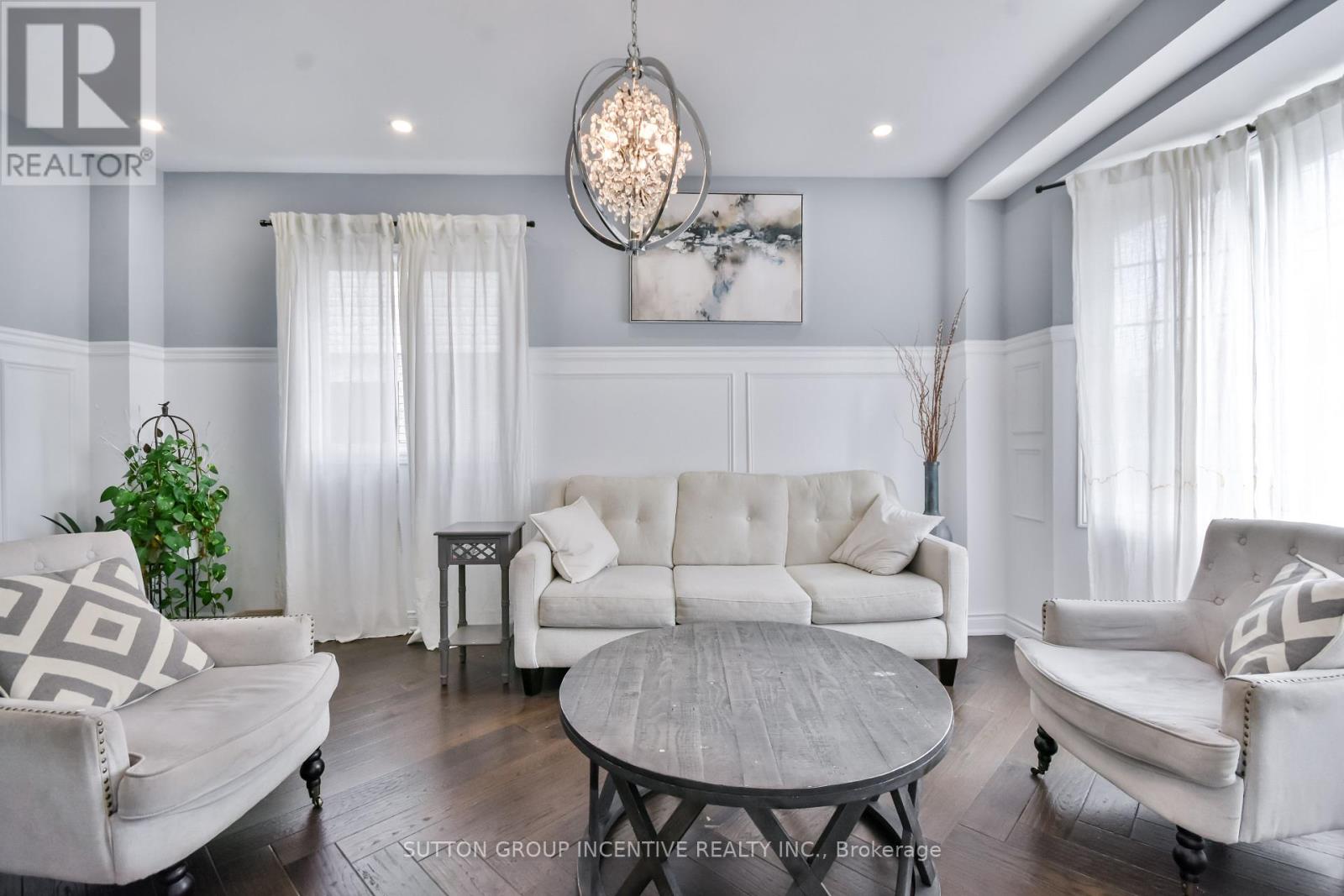 Photo 4 of 52 Elmbrook Drive, Barrie ON