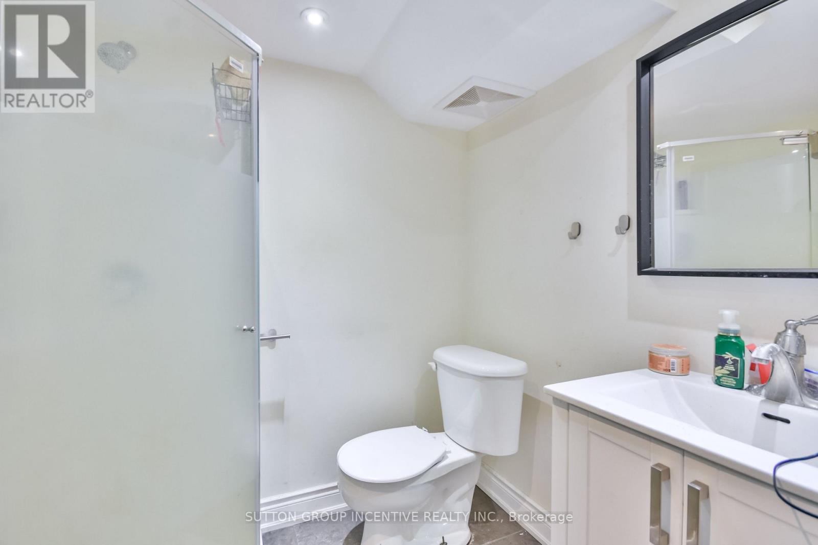 Photo 9 of 52 Elmbrook Drive, Barrie ON