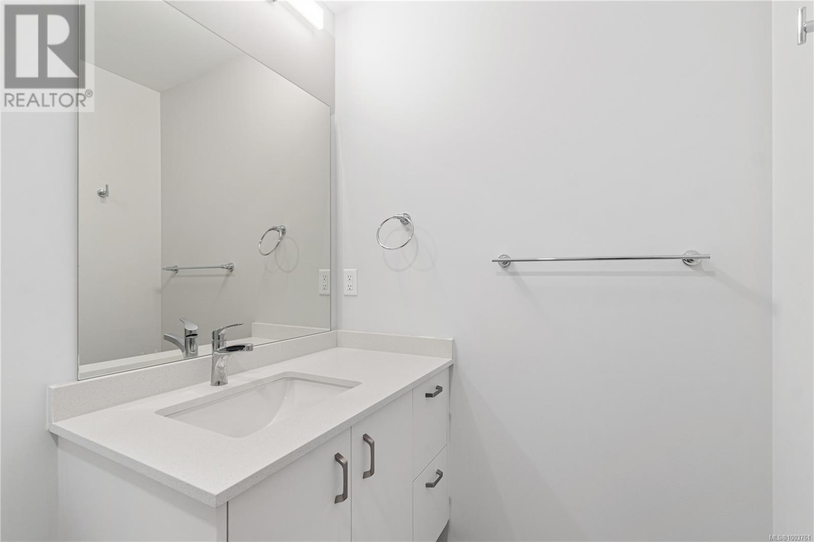 Photo 16 of 301 140 Jensen Ave W, Parksville BC