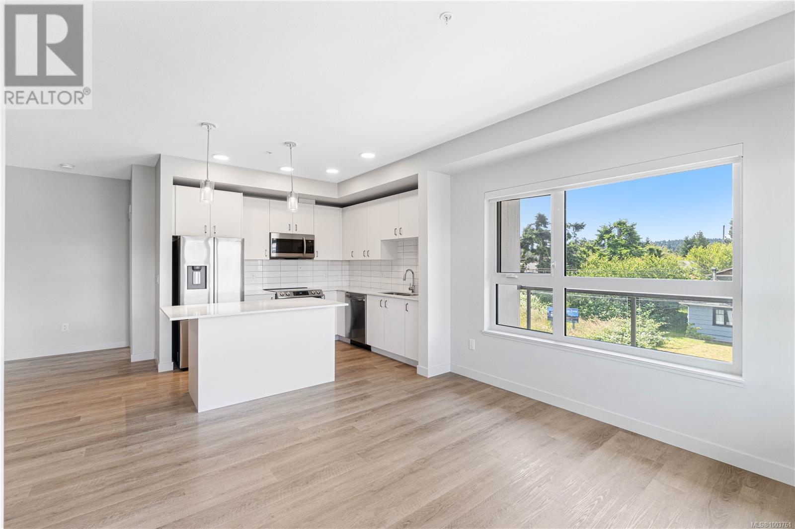Photo 32 of 301 140 Jensen Ave W, Parksville BC