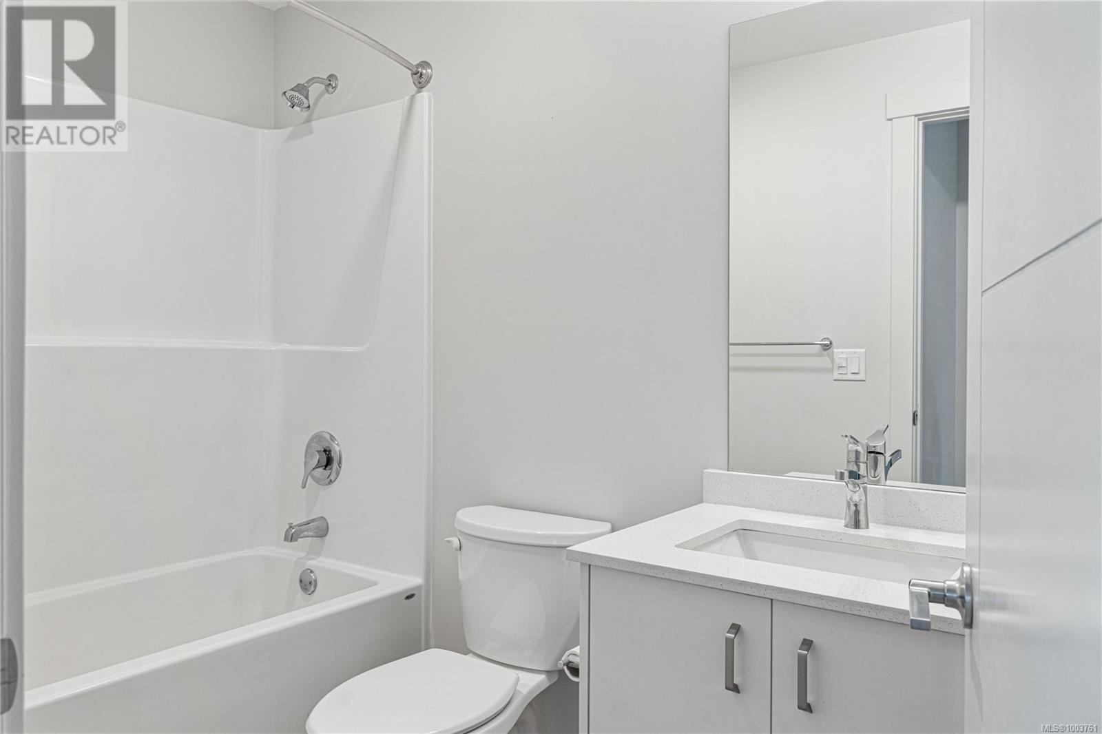 Photo 36 of 301 140 Jensen Ave W, Parksville BC