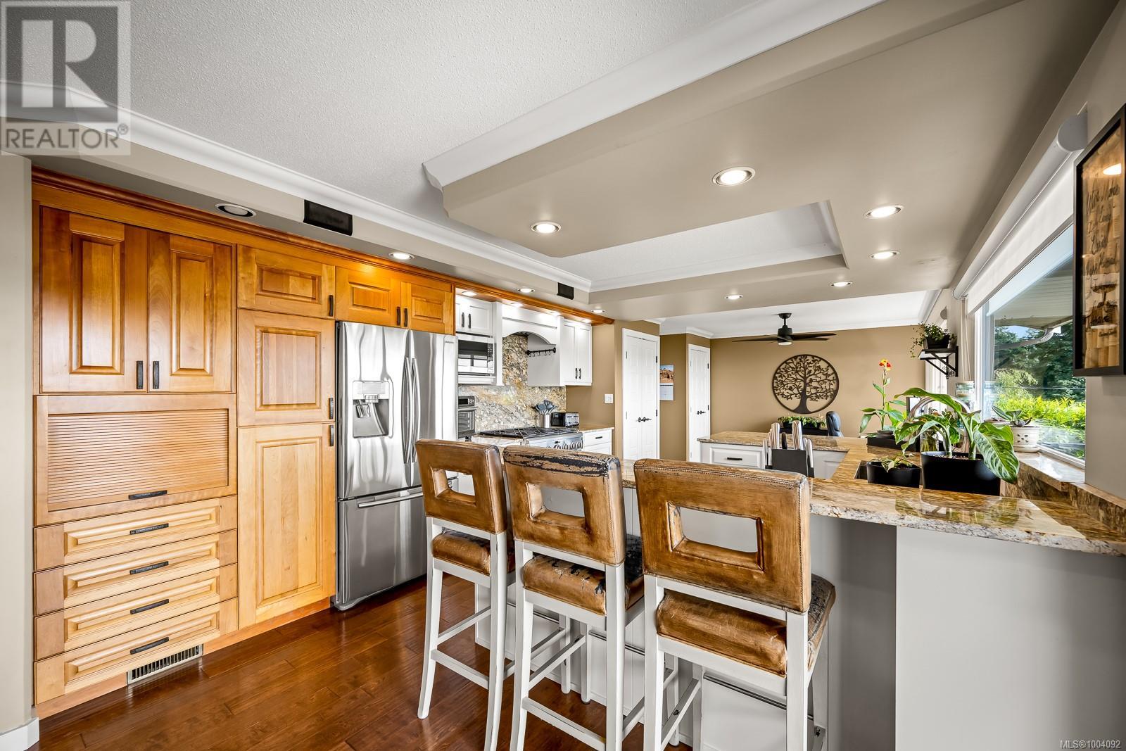 Photo 9 of 321 Carnegie St, Campbell River BC