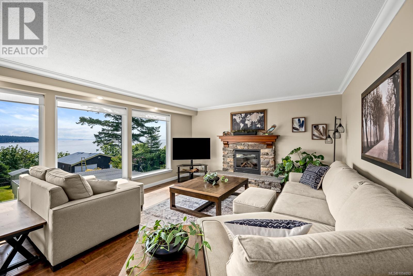 Photo 13 of 321 Carnegie St, Campbell River BC