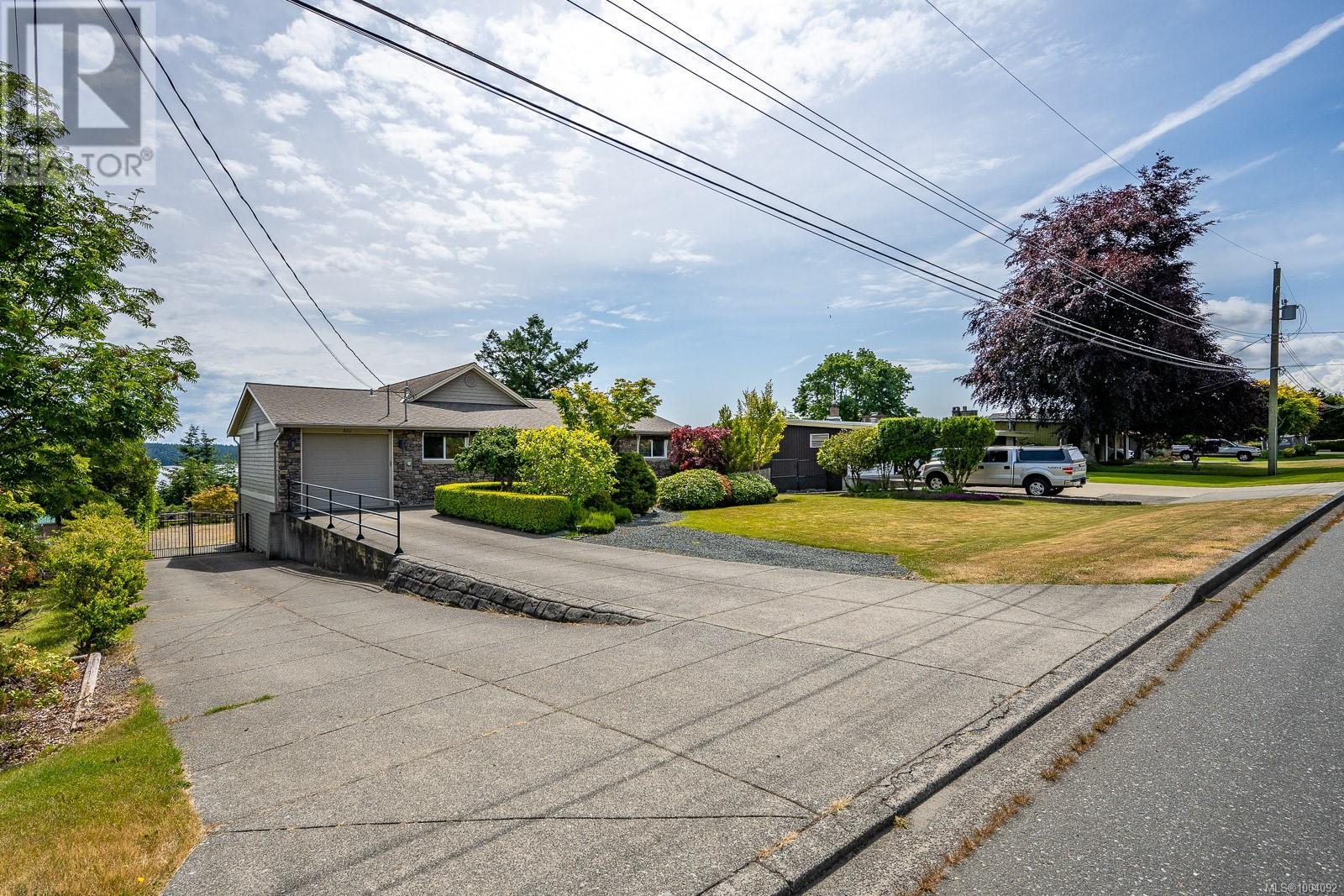 Photo 43 of 321 Carnegie St, Campbell River BC