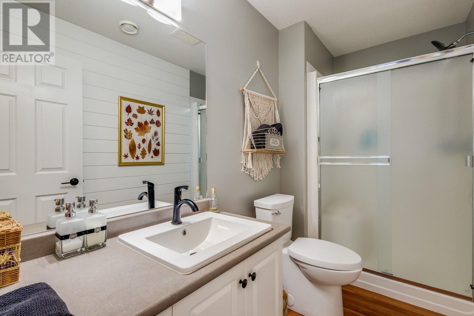 Photo 3 of 1966 Durnin Road Unit 302, Kelowna BC