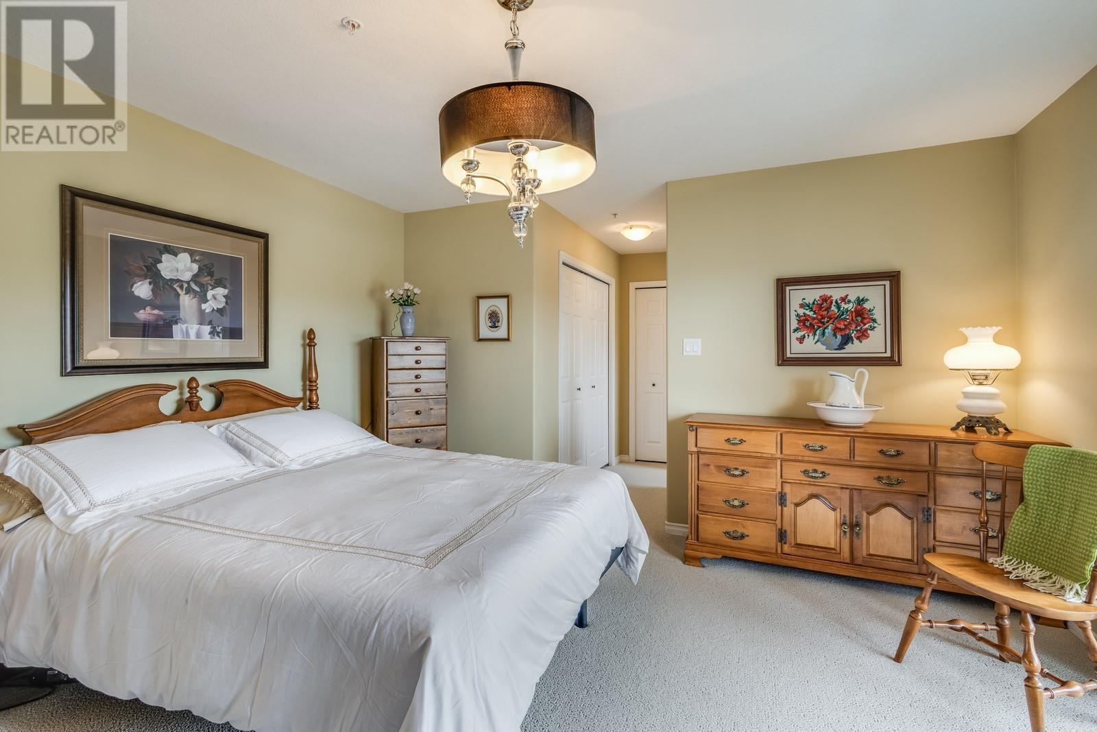Photo 4 of 1966 Durnin Road Unit 302, Kelowna BC