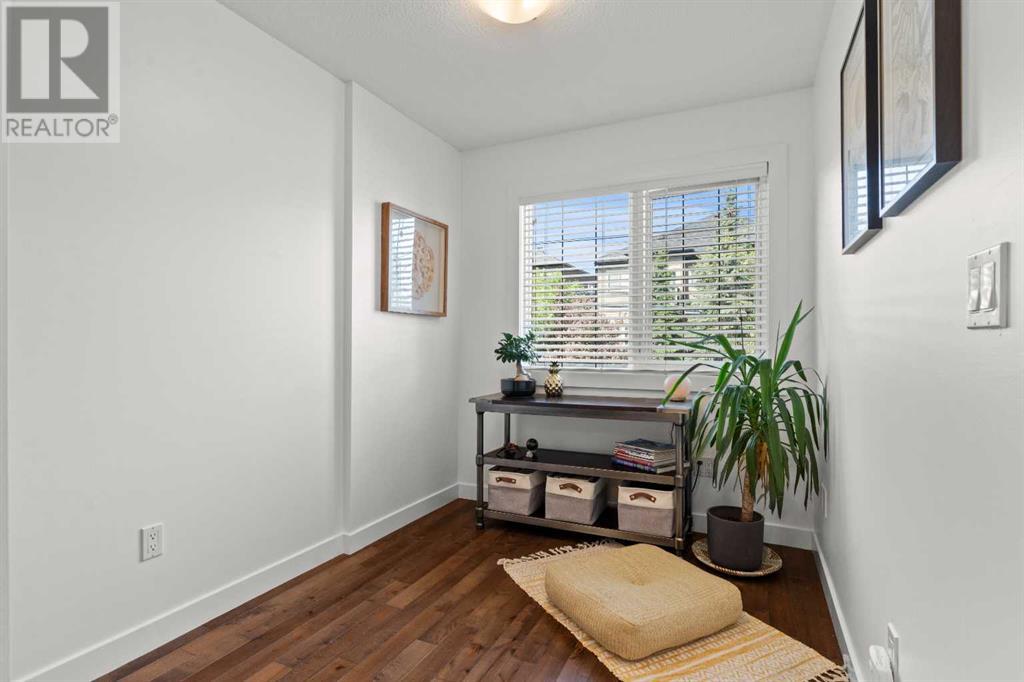Single Family House for Sale in    Street SW Richmond Calgary 
