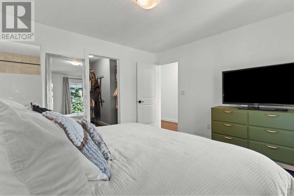 Single Family House for Sale in    Street SW Richmond Calgary 