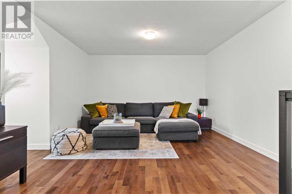 Single Family House for Sale in    Street SW Richmond Calgary 