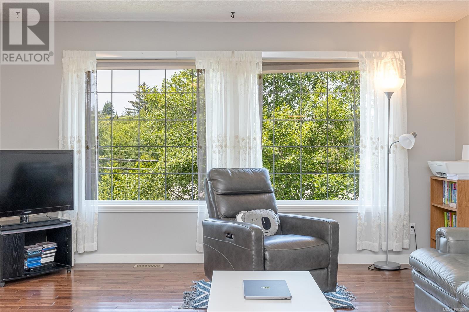 Photo 10 of 4731 Hammond Bay Rd, Nanaimo BC