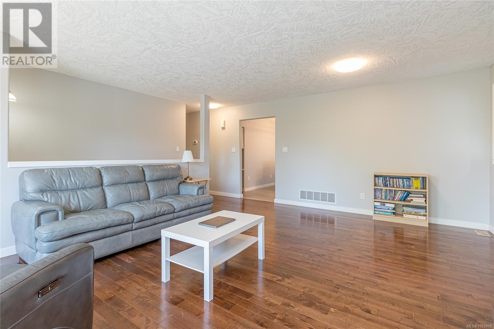 Photo 9 of 4731 Hammond Bay Rd, Nanaimo BC