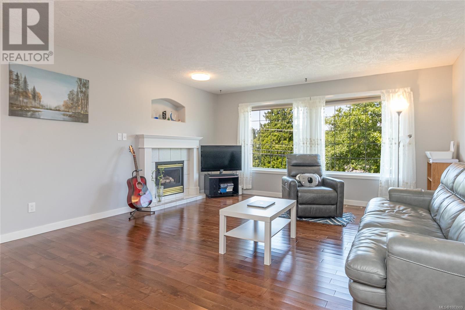 Photo 7 of 4731 Hammond Bay Rd, Nanaimo BC