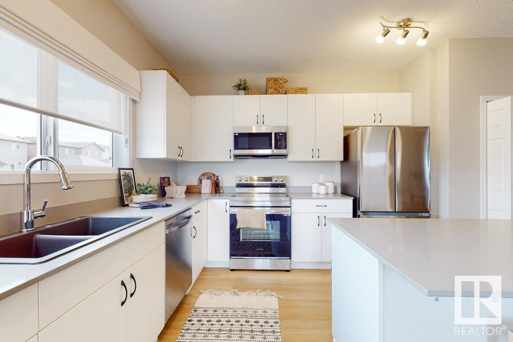 Photo 41 of 20704 42 Av Nw, Edmonton AB