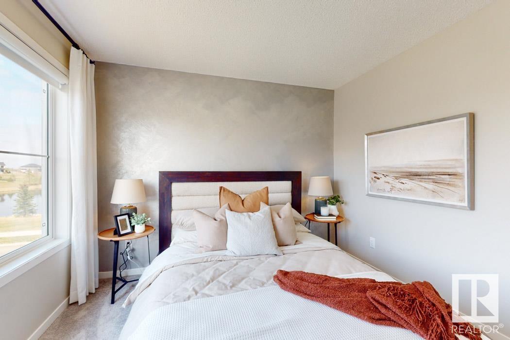 Photo 12 of 20704 42 Av Nw, Edmonton AB