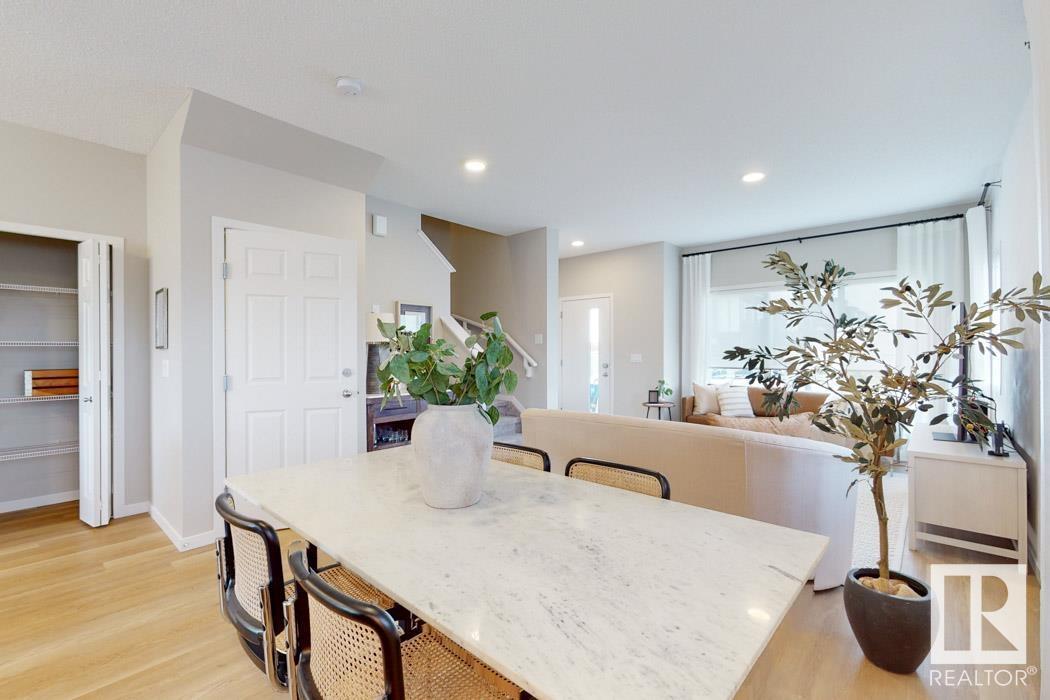 Photo 20 of 20704 42 Av Nw, Edmonton AB