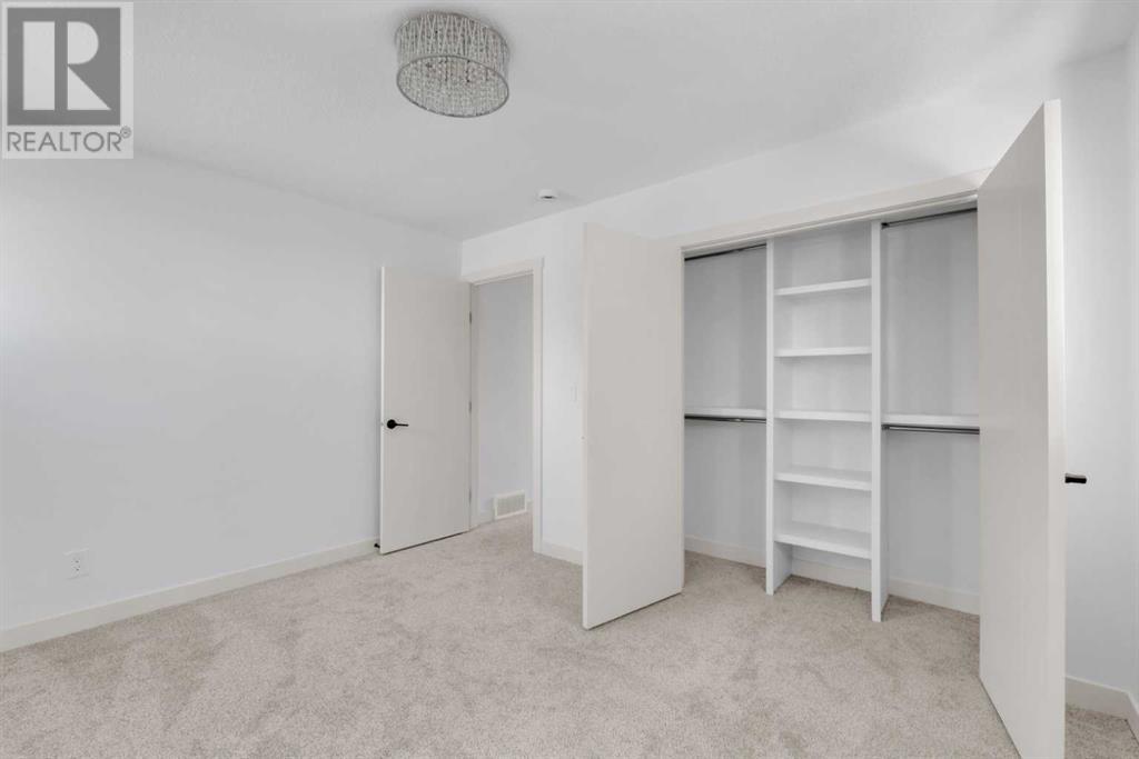 Single Family House 4 Level for Sale in  Macewan Meadow Way NW MacEwan Glen Calgary 