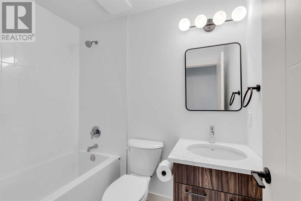 Single Family House 4 Level for Sale in  Macewan Meadow Way NW MacEwan Glen Calgary 