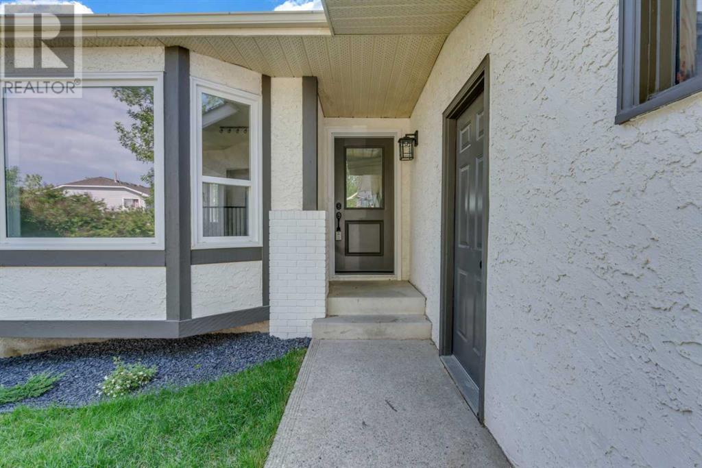 Single Family House 4 Level for Sale in  Macewan Meadow Way NW MacEwan Glen Calgary 