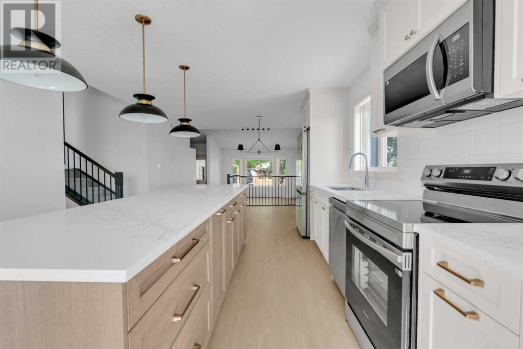 Single Family House 4 Level for Sale in  Macewan Meadow Way NW MacEwan Glen Calgary 