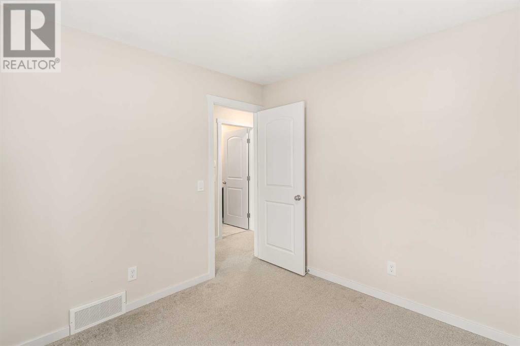 Single Family House for Sale in  Creekstone Way SW Pine Creek Calgary 
