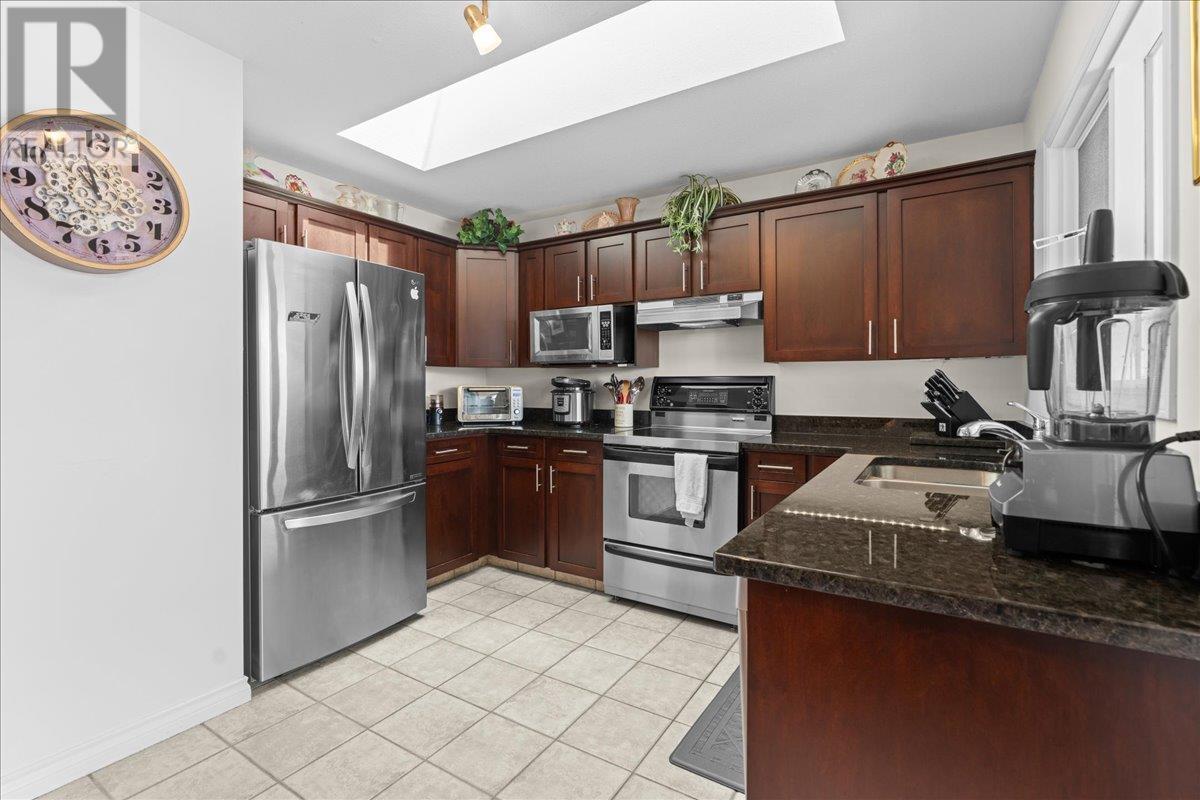 201 4470 Ponderosa Drive, Peachland