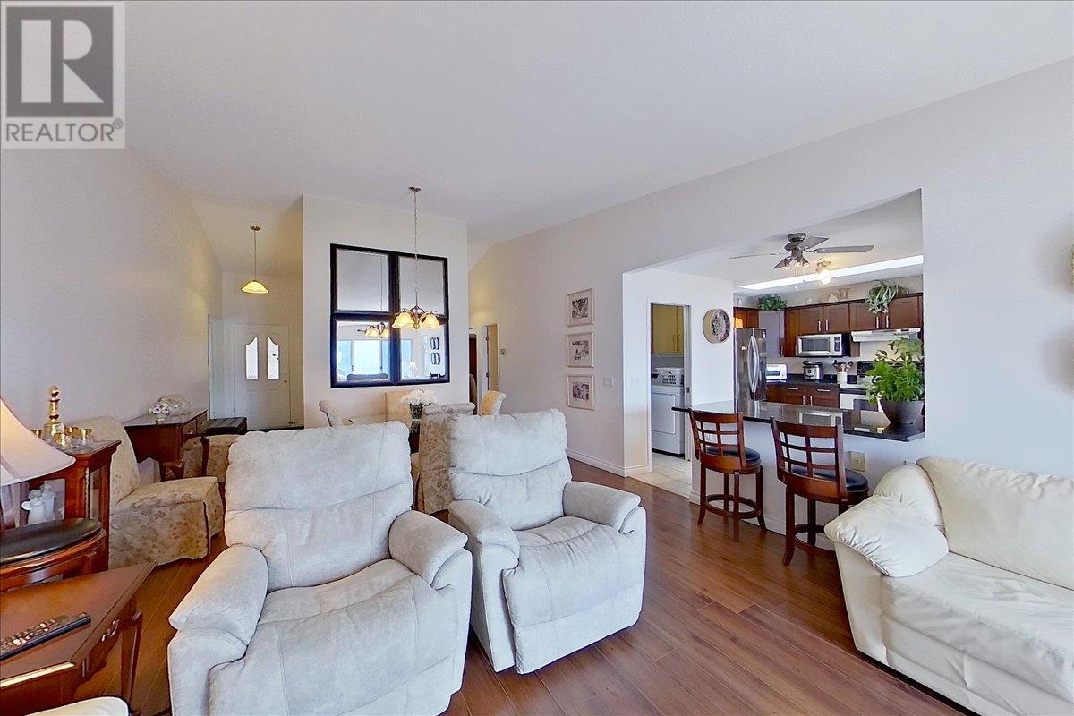 201 4470 Ponderosa Drive, Peachland
