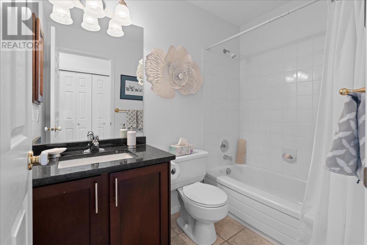 201 4470 Ponderosa Drive, Peachland
