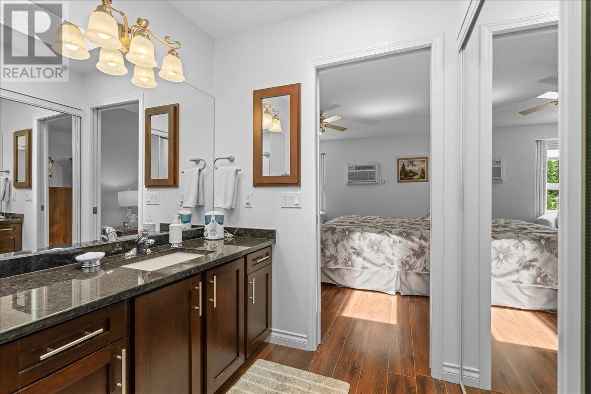 201 4470 Ponderosa Drive, Peachland