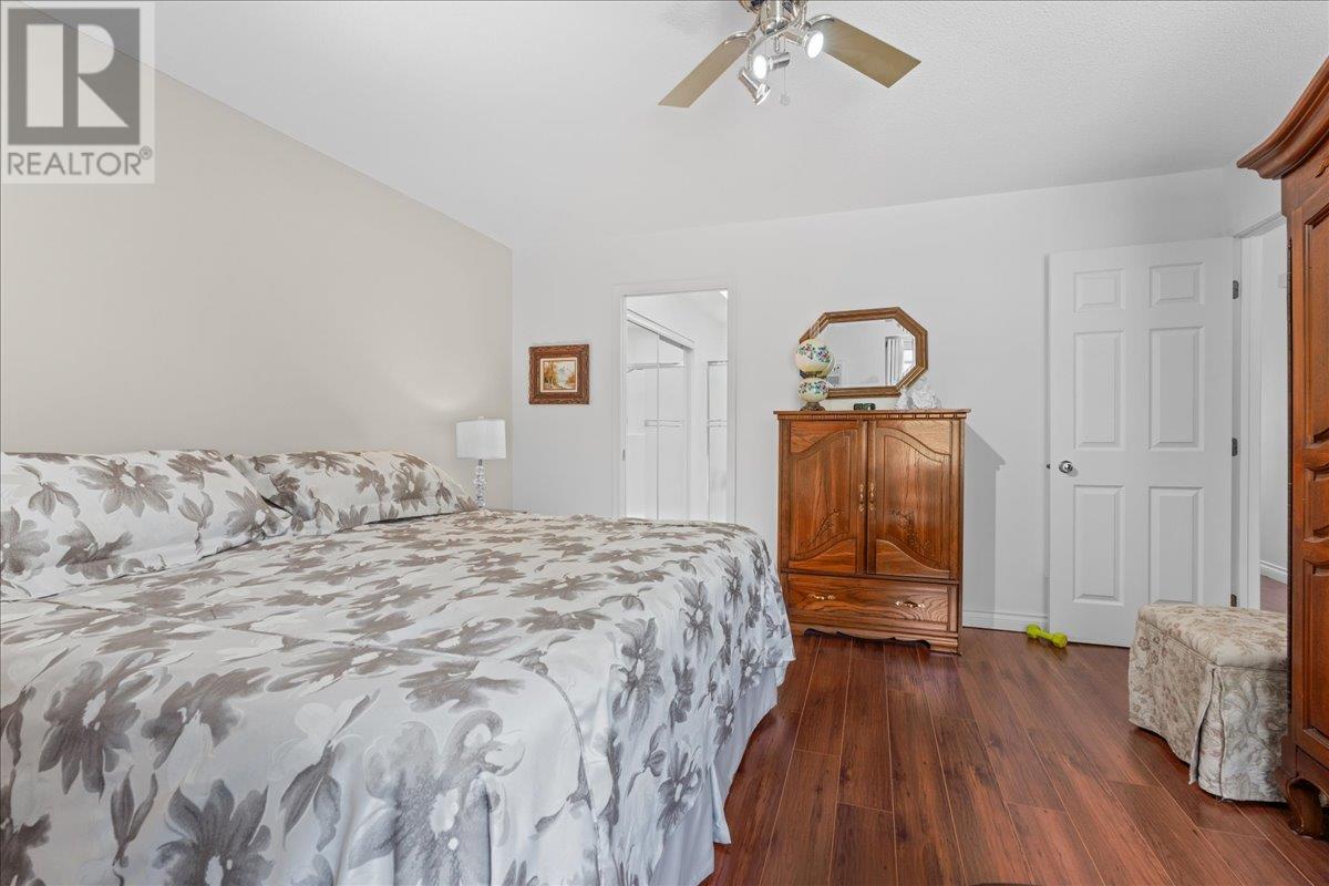 201 4470 Ponderosa Drive, Peachland