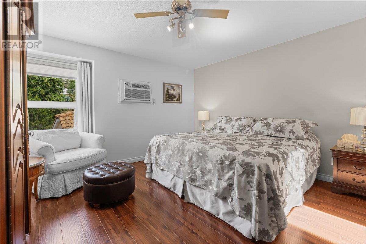 201 4470 Ponderosa Drive, Peachland
