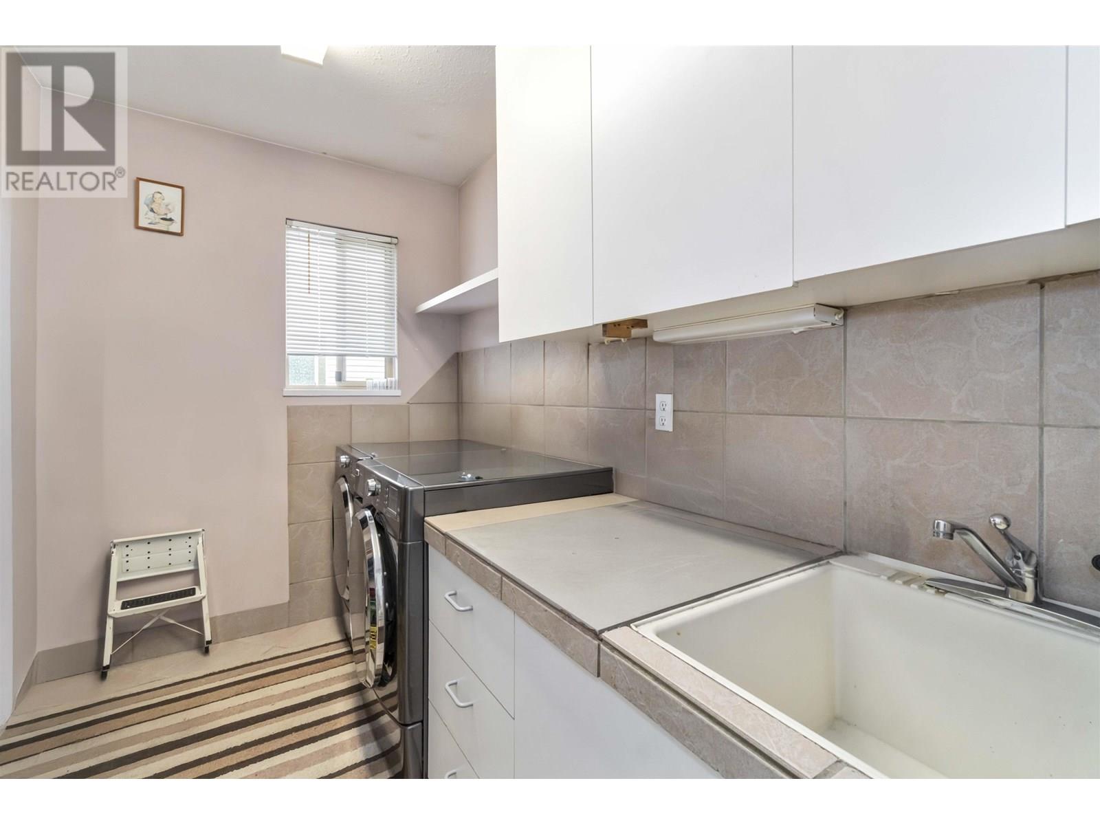 1372 OXFORD STREET, Coquitlam