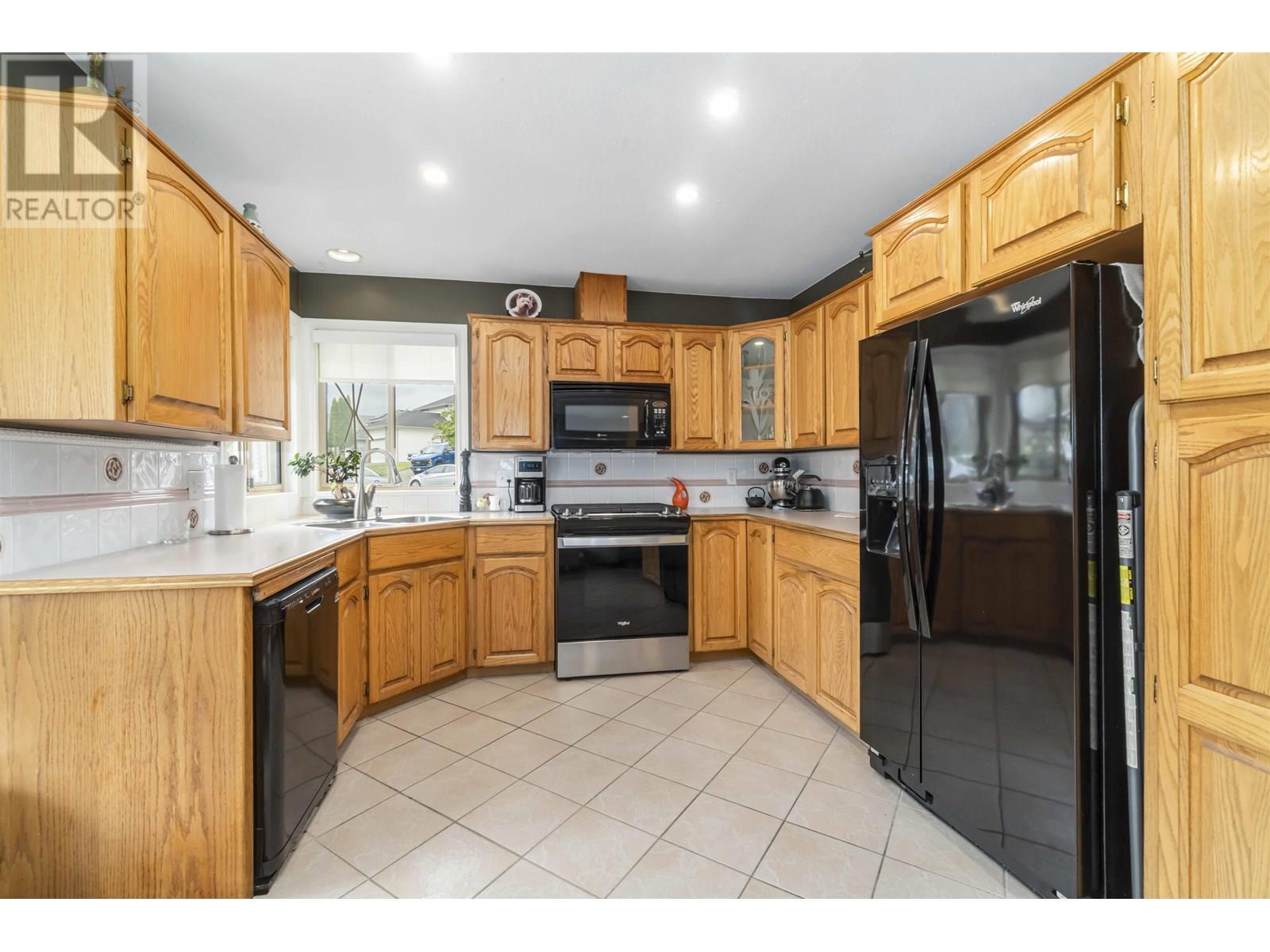 1372 OXFORD STREET, Coquitlam